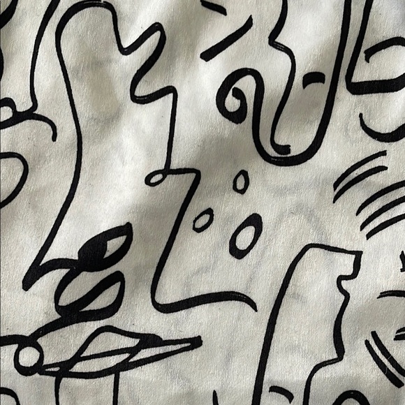 Rabbit Rose Small Abstract Black and White Women's Top - Picture 3 of 4